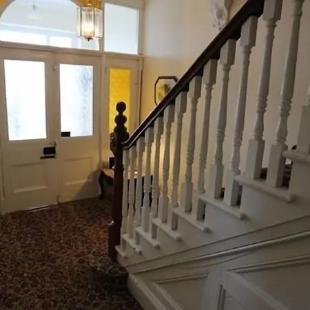 Rolling Wave בית הארחה 3*