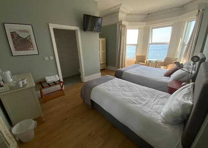 招待所 Rolling Wave 3*